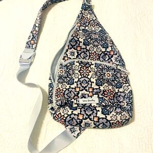 Vera Bradley, cross body bag! White/black/blue/gray/pink!